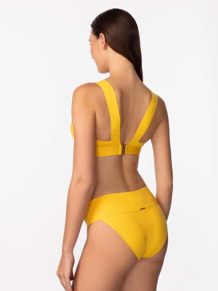 SP2601-Y-332_04_Full Body