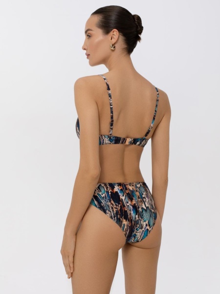 L2520-Y-762_04_Full Body