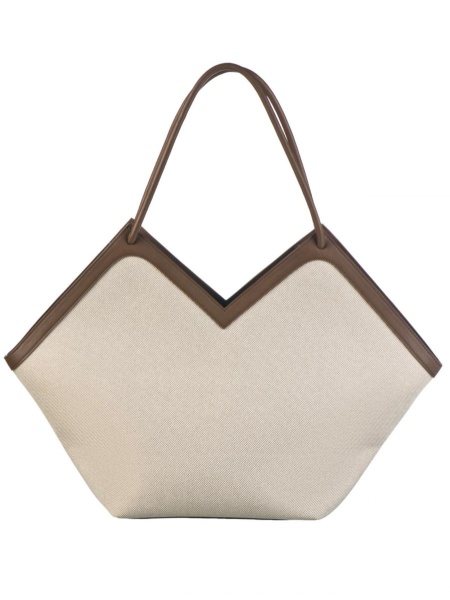 BA26-16_04_Full Body